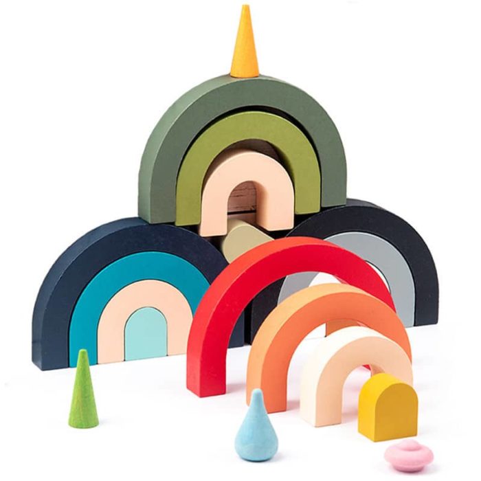Montessori-Spiele in Regenbogenfarben