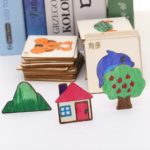 Un puzzle Montessori avec Pochoirs en Bois Montessori pour Enfants - 20 pièces.