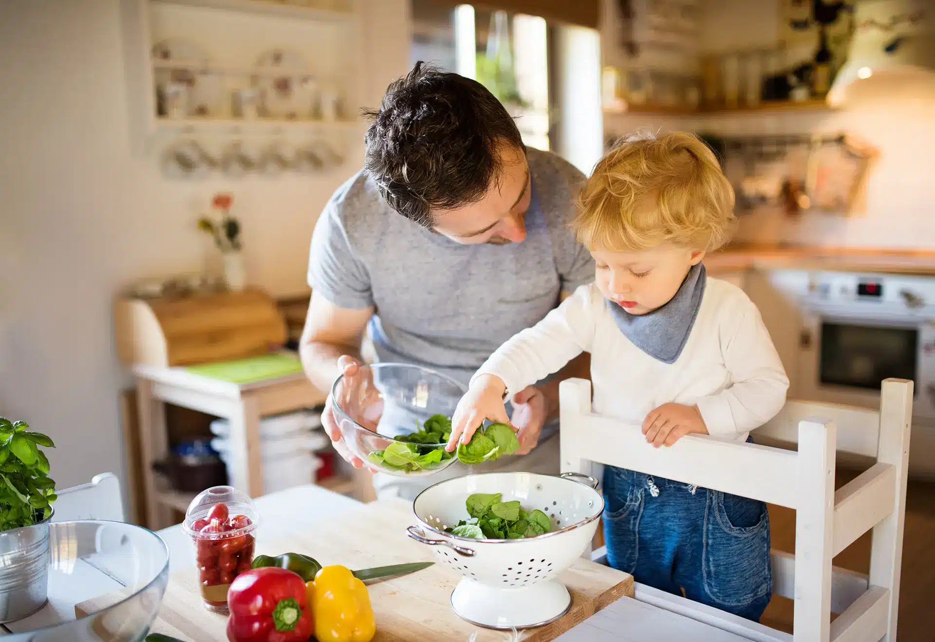 Cuisine jouet Montessori, Jouer à la cuisine