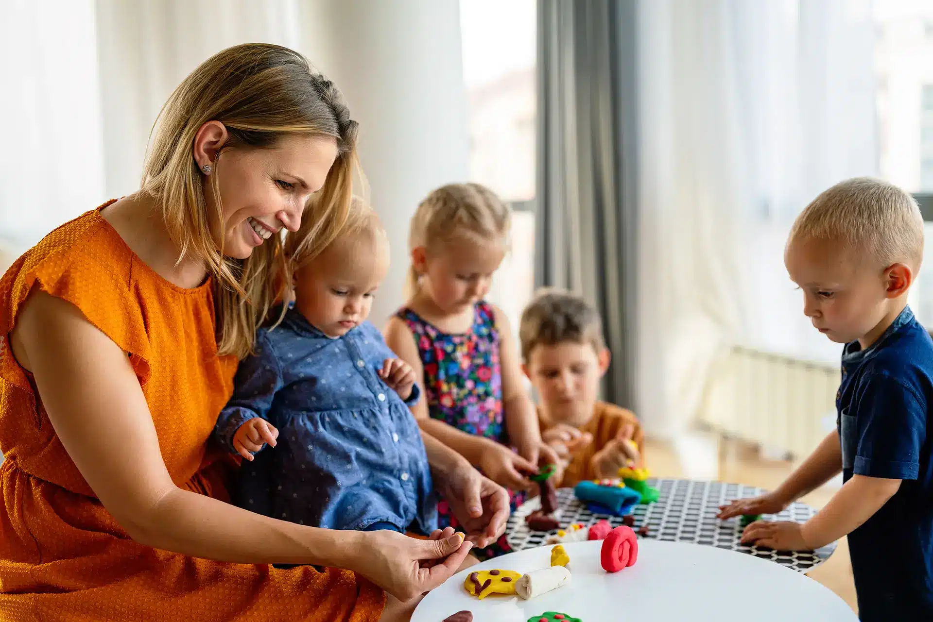 Un guide pour accompagner le développement de votre enfant avec des jouets Montessori.