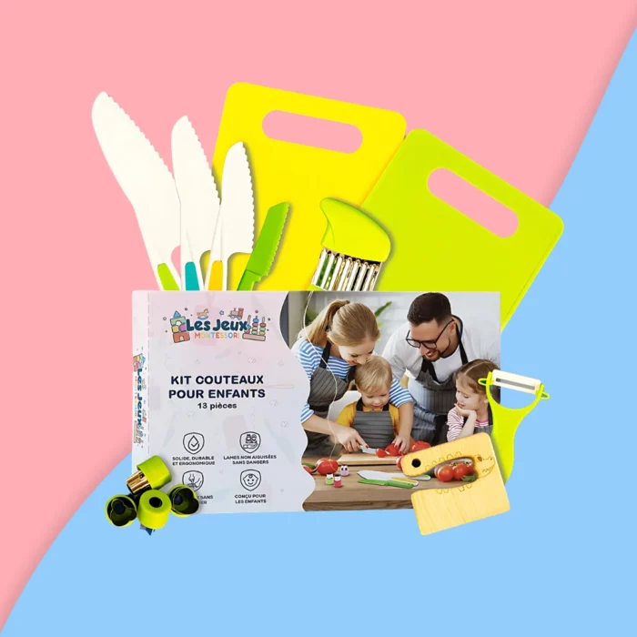 Le kit Couteaux Enfant - Kit de Cuisine Montessori 13 pièces comprend des couteaux, des planches à découper, un éplucheur et un coupe-froissage adaptés aux enfants ; l'emballage montre une cuisine familiale et met en valeur chaque outil pour un plaisir culinaire en toute sécurité.