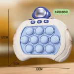 Une télécommande QuickPush - Jouet de réflexe, rapidité et mémoire dès 3 ans en bleu et blanc avec des boutons dessus.