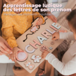 Un enfant et un adulte s'amusent à épeler le nom « CHARLIE » à l'aide de lettres vives et de pièces décoratives sur une table. Ce Puzzle Personnalisé Prénom en Bois - Un souvenir unique est un cadeau parfait, à la fois éducatif et distinctif.