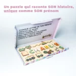 Déballez un puzzle personnalisé fabriqué en bois durable, composé de blocs qui forment le mot « CHARLIE » accompagné d'illustrations vibrantes d'animaux, d'arbres et d'un train. Le couvercle comprend un texte français décrivant ce concept unique pour le Puzzle Personnalisé Prénom en Bois.