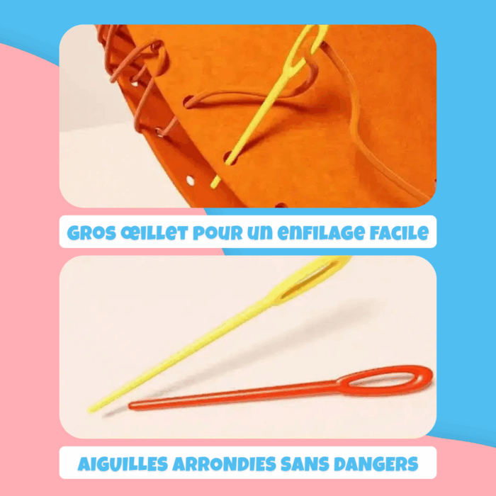 Deux grandes aiguilles en plastique arrondies et un tissu orange à trous larges permettent aux enfants d'enfiler leurs vêtements facilement et en toute sécurité. Le texte en français souligne les caractéristiques du Kit de Couture Enfants - Porte-clés à Faire Soi-Même en Sécurité.