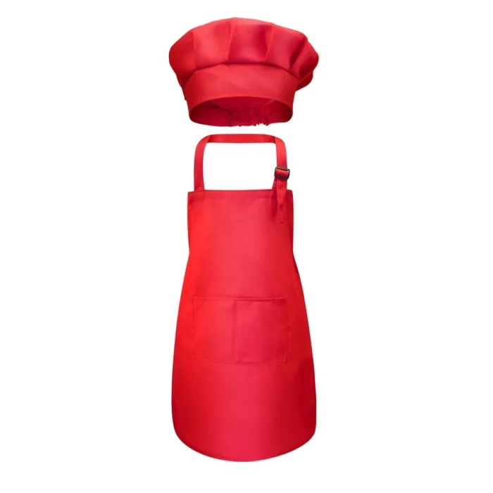 Un ensemble toque et tablier de chef rouge vif avec une poche avant, présenté sur un fond blanc.